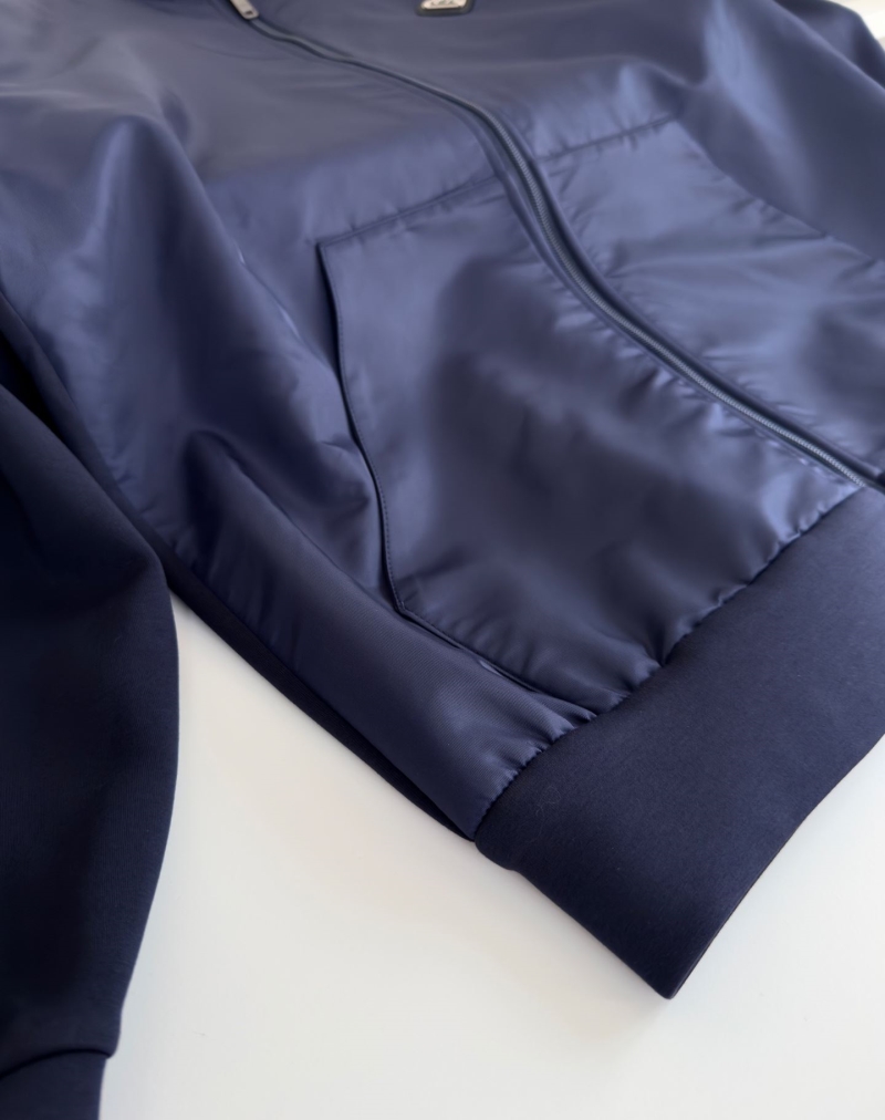 Pra*a outwear
